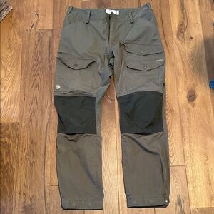 Fjallraven Vidda Pro Ventilated Olive and Black Men's Cargo Trousers